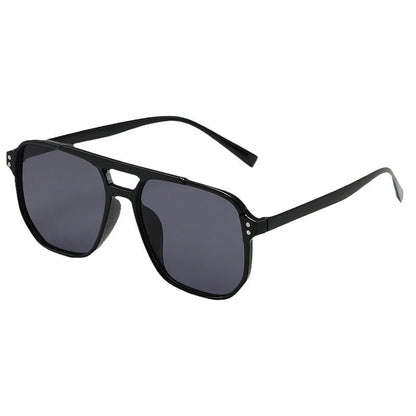 VisionEdge™ Oversized Square Sunglasses – Modern Unisex Eyewear