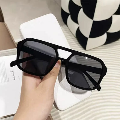 VisionEdge™ Oversized Square Sunglasses – Modern Unisex Eyewear